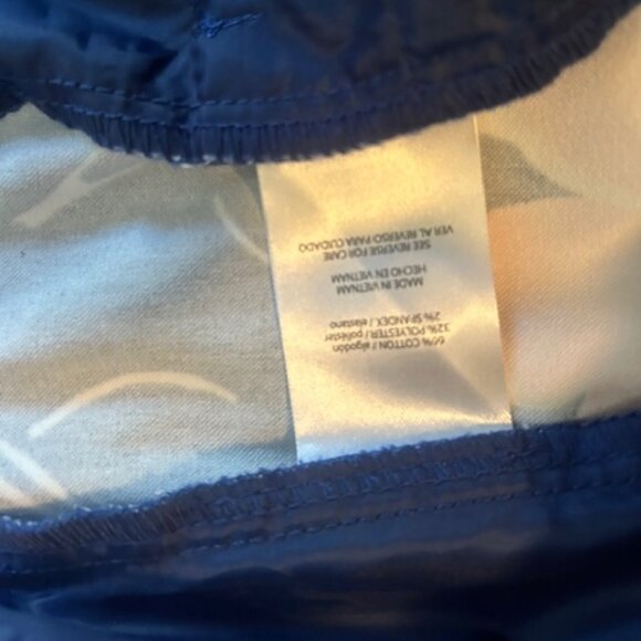 Isaac Mizrahi Navy Blue/Peach Floral scallop hem shorts, size 16 - Picture 5 of 5